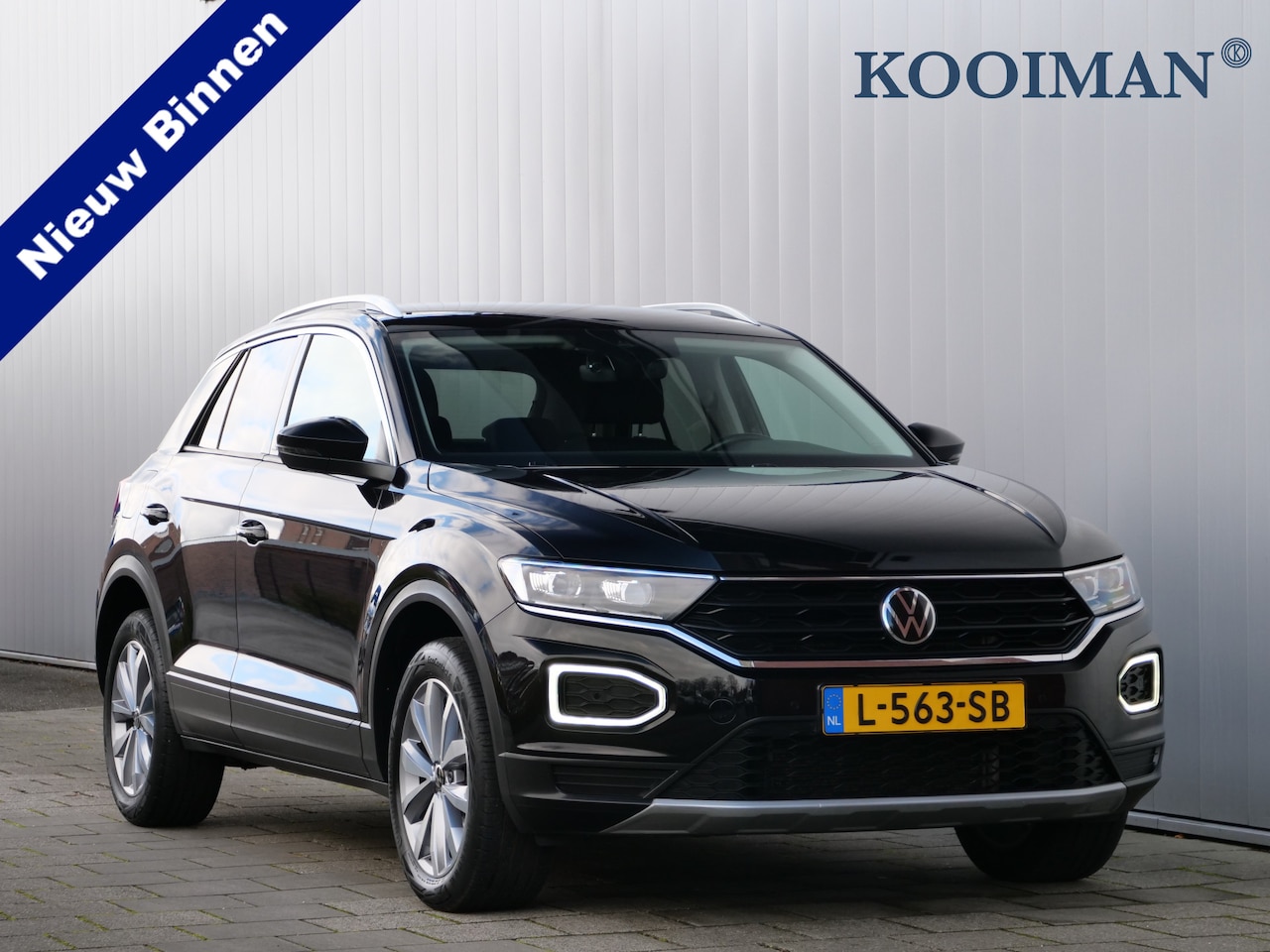 Volkswagen T-Roc - 1.5 TSI Sport 150 Pk Automaat Navi / DAB / Camera /  Trekhaak - AutoWereld.nl