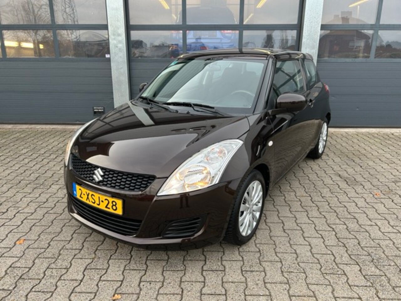 SUZUKI SWIFT