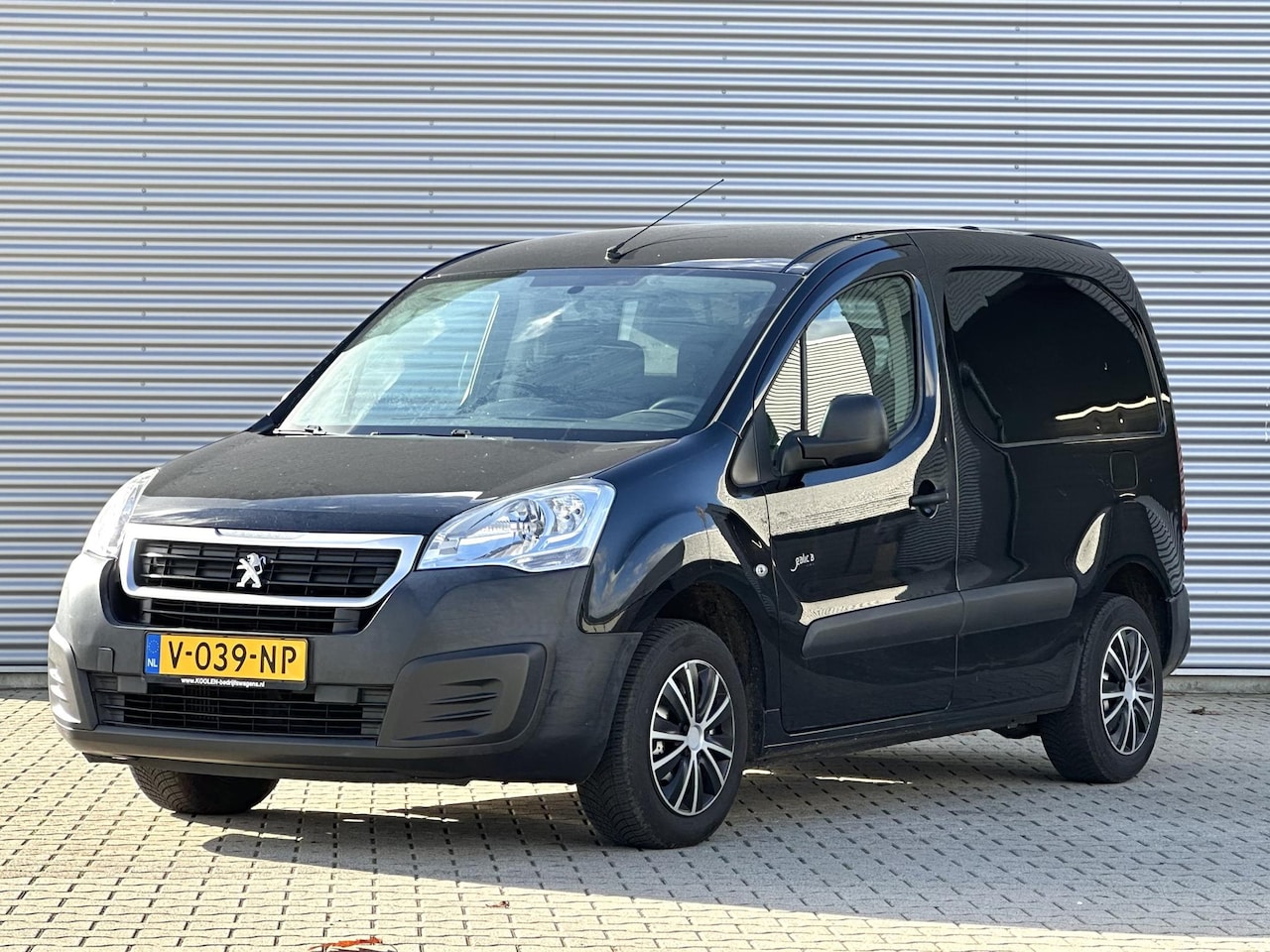 Peugeot Partner - 120 1.6 BlueHDi 75 L1 Pro Dakluik|Cruise|weinig km's!! - AutoWereld.nl