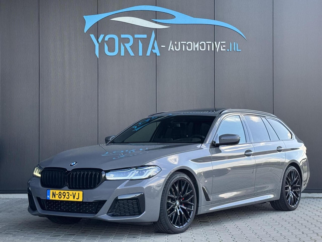 BMW 5-serie Touring - 520i Business Edition Plus 520i Business Edition Plus - AutoWereld.nl