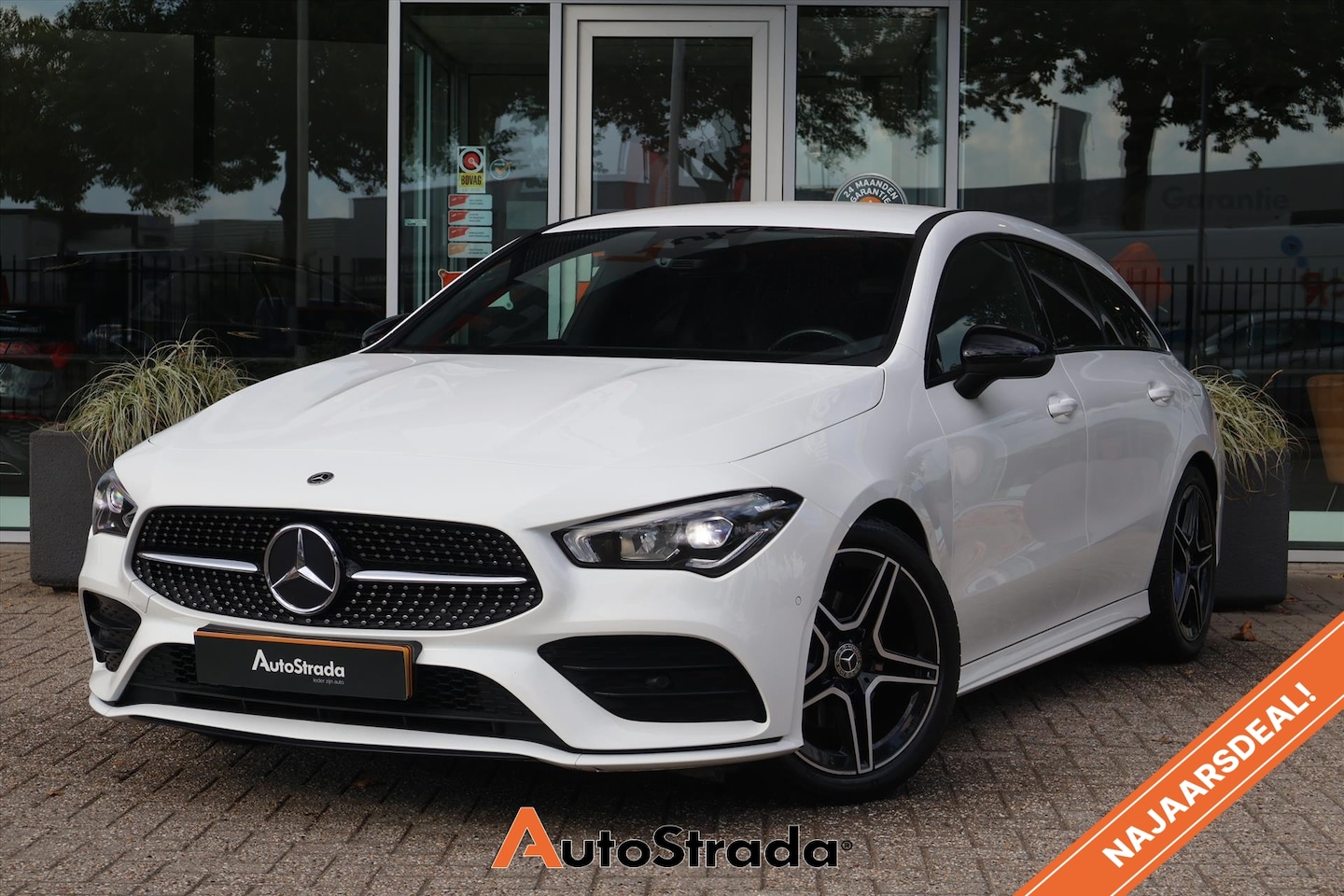 Mercedes-Benz CLA-klasse Shooting Brake - 180 AMG-LINE 136pk I MBUX I Navigatie I Stoelverwarming I Night Pakket | Sfeerverlichting - AutoWereld.nl