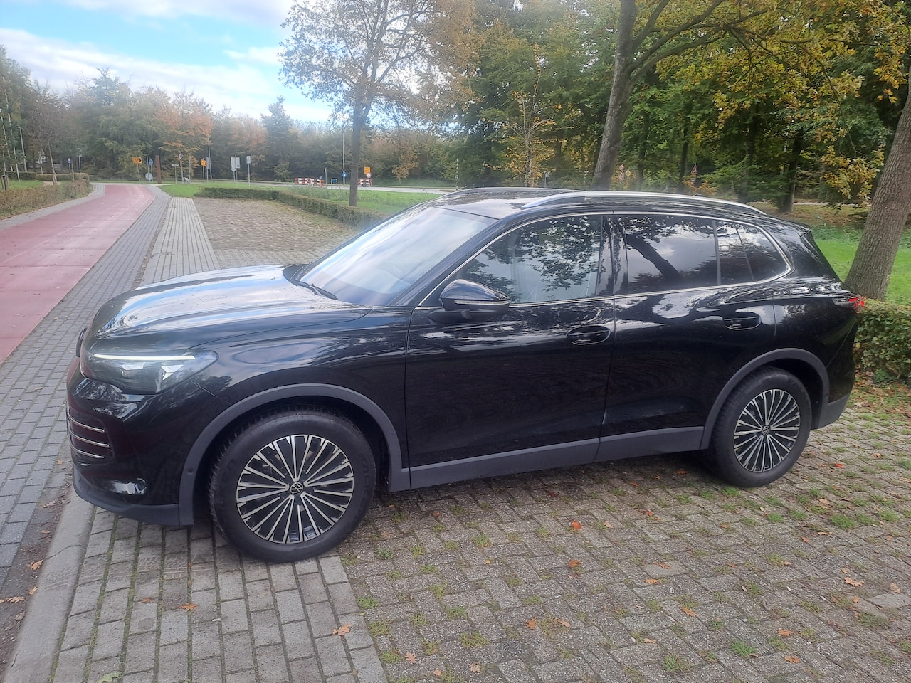 Volkswagen Tiguan - 1.5 eTSI R-Line Edition - AutoWereld.nl