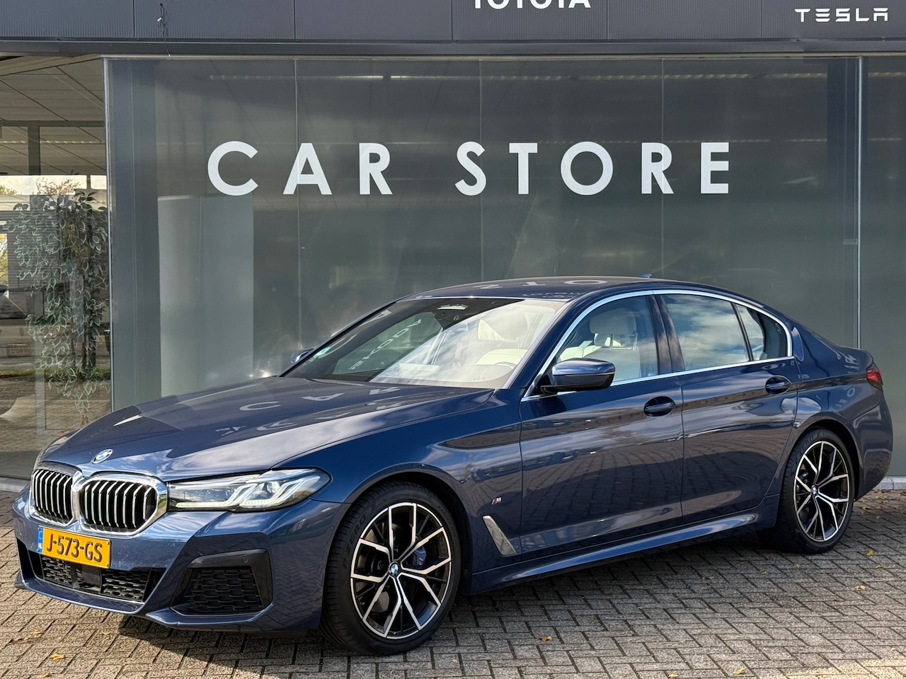 BMW 5-serie - 530i M-Sport Laser|Memory|Adap Cruise|Harman Kardon|Leder - AutoWereld.nl