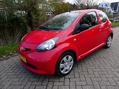 Toyota Aygo - 1.0-12V 3-deurs Zuinig A-Label 146.000km. APK SEP. 2026