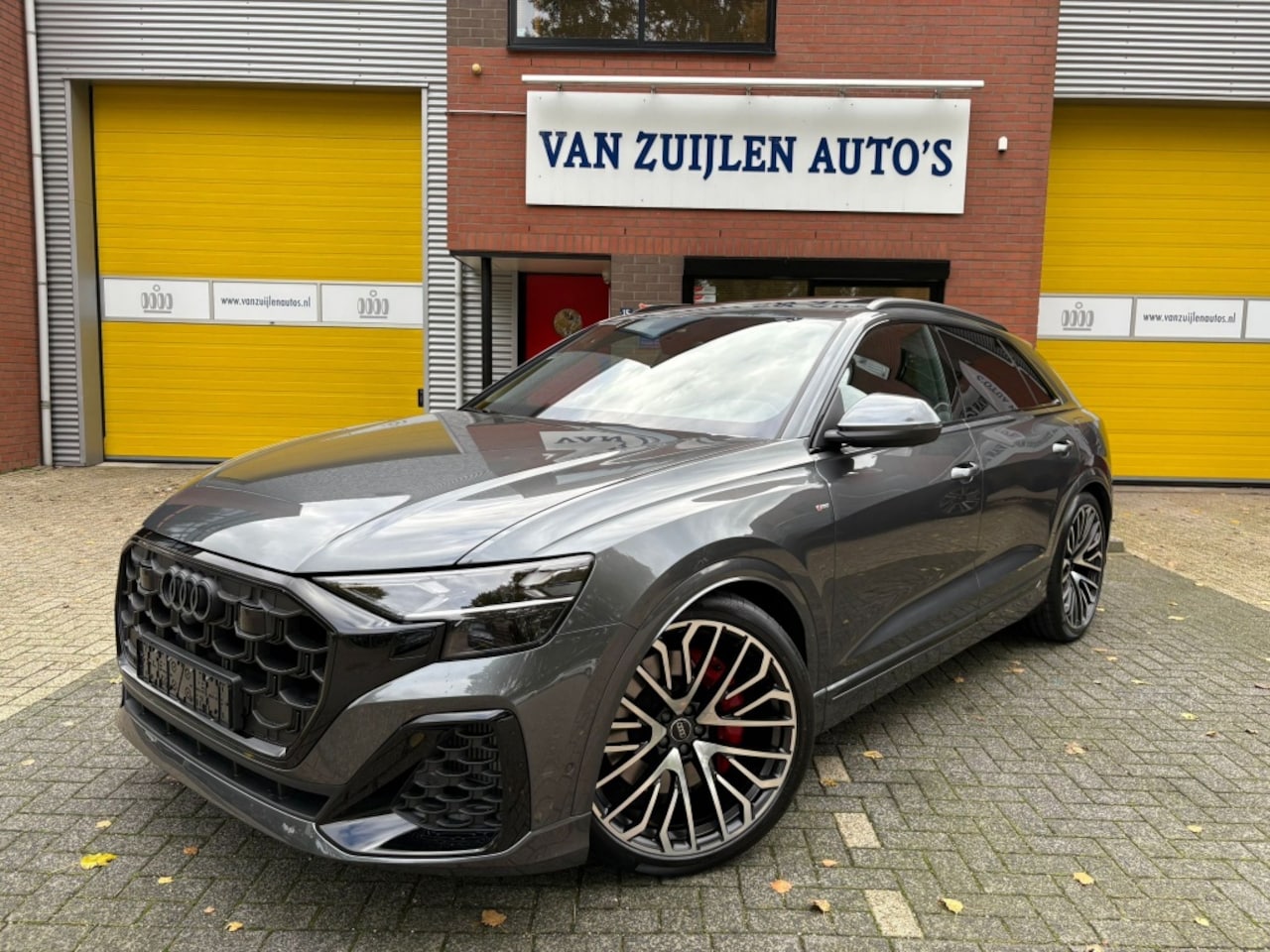 Audi Q8 - 55 TFSIe Quattro 394pk S-Line Pano 23" Trekhaak B&O Soft Matrix - AutoWereld.nl