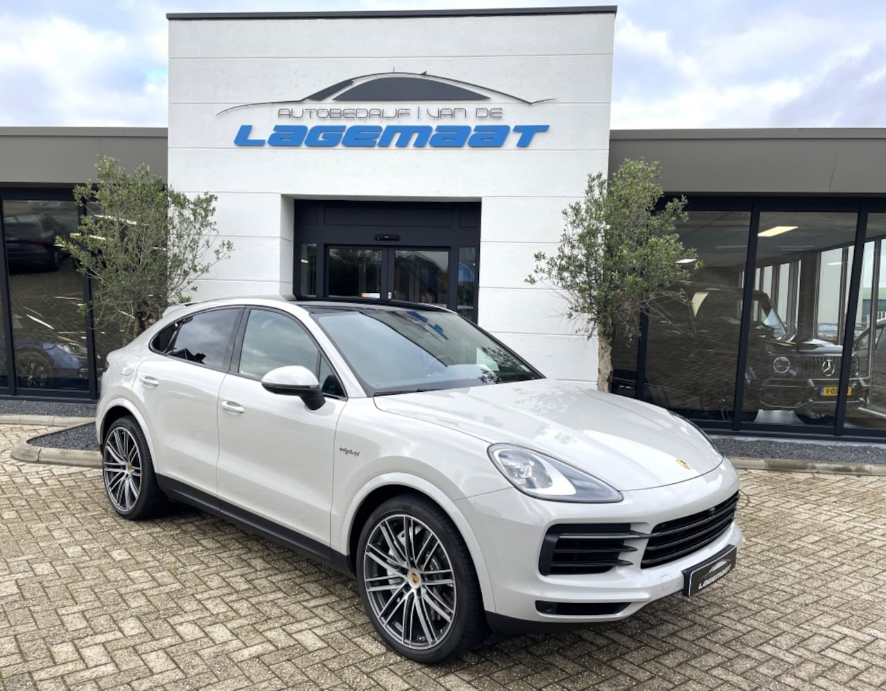 Porsche Cayenne Coupé - 3.0 E-Hybrid|Dealer ond.|BOSE|Kreide Grau| - AutoWereld.nl