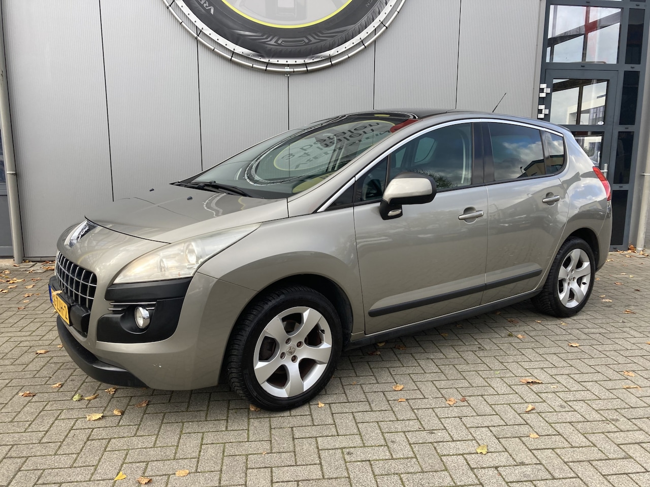 Peugeot 3008 - 1.6 VTi SR Cruise | Trekhaak | Panorama dak |  Clima | Parkeersensoren - AutoWereld.nl