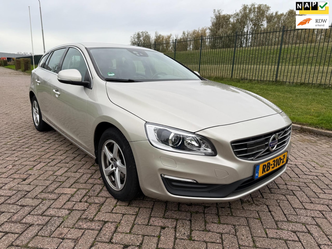Volvo V60 - 2.0 D2 Nordic 2.0 D2 Nordic+ - AutoWereld.nl