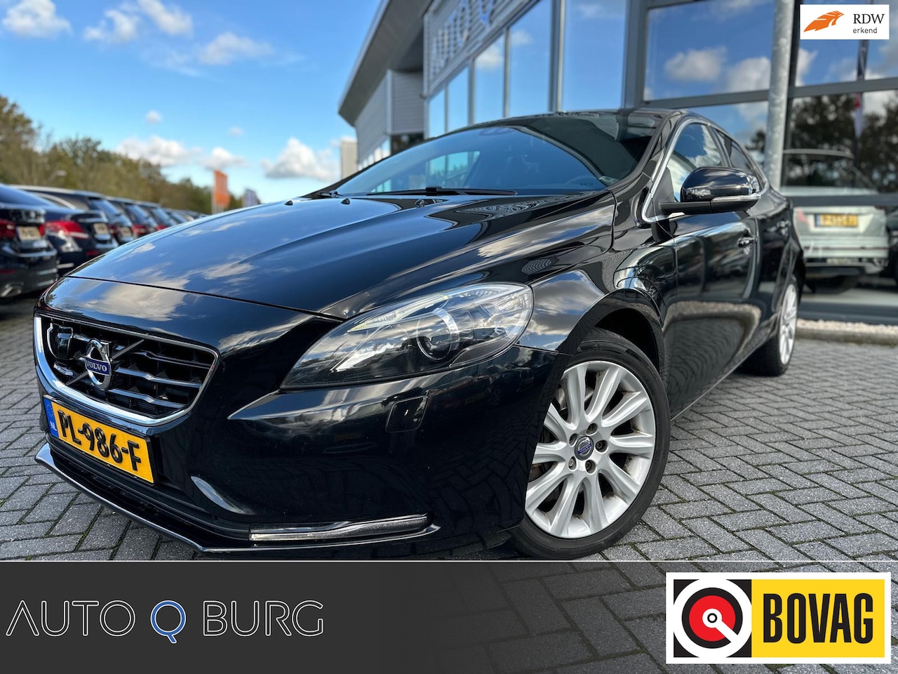 Volvo V40 Cross Country - 2.0 D3 Summum | Automaat | Digitale cockpit | Blind Spot | Navi | Adaptief cruise | PDC | - AutoWereld.nl