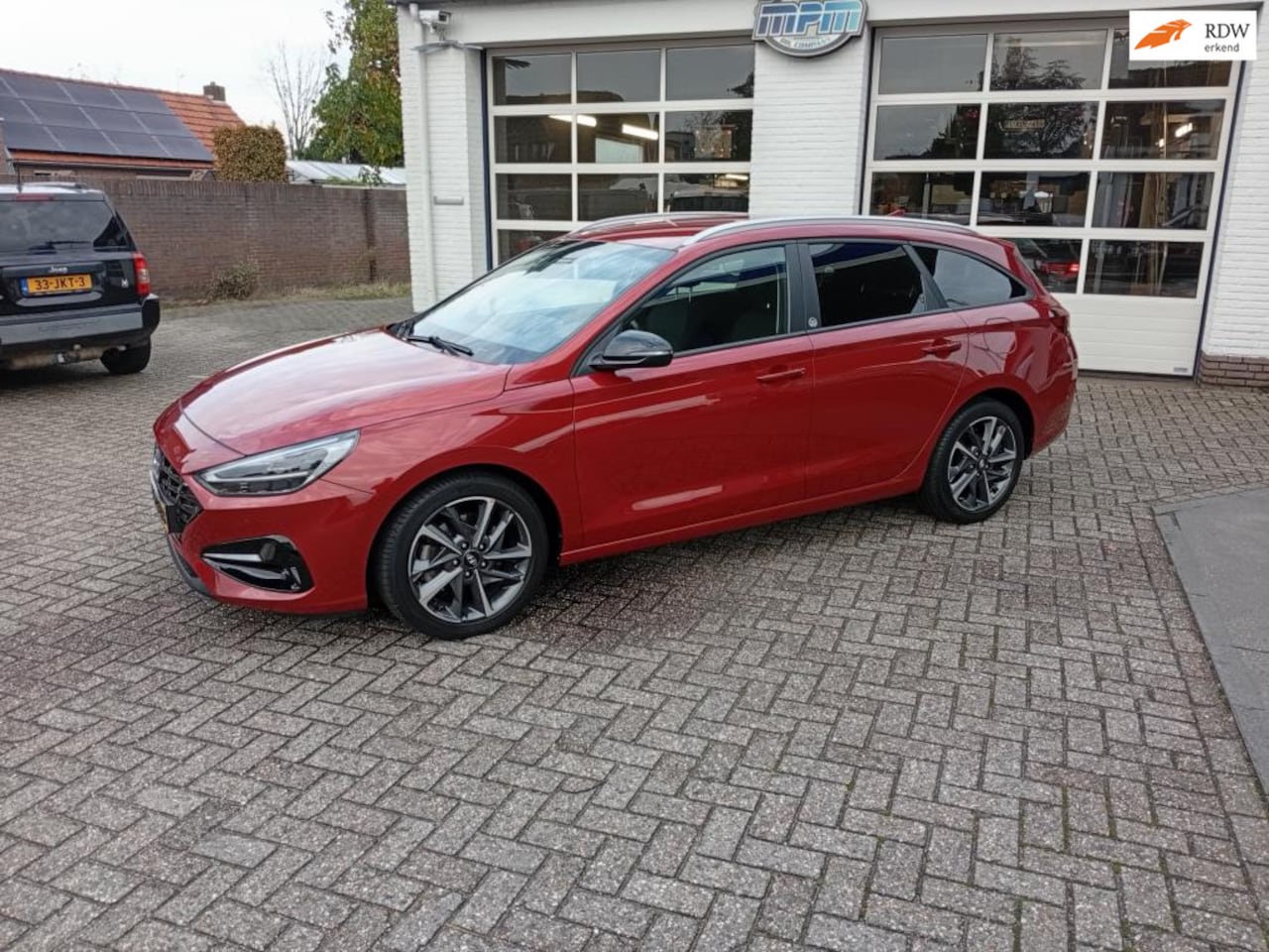 Hyundai i30 Wagon - 1.0 T-GDi MHEV Comfort 1.0 T-GDi MHEV Comfort - AutoWereld.nl