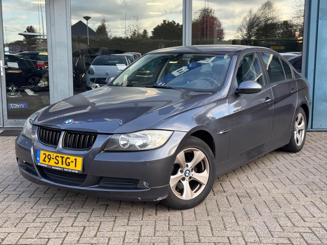 BMW 3-serie - 318i Executive Airco Lmv Cruise Pdc v+a - AutoWereld.nl