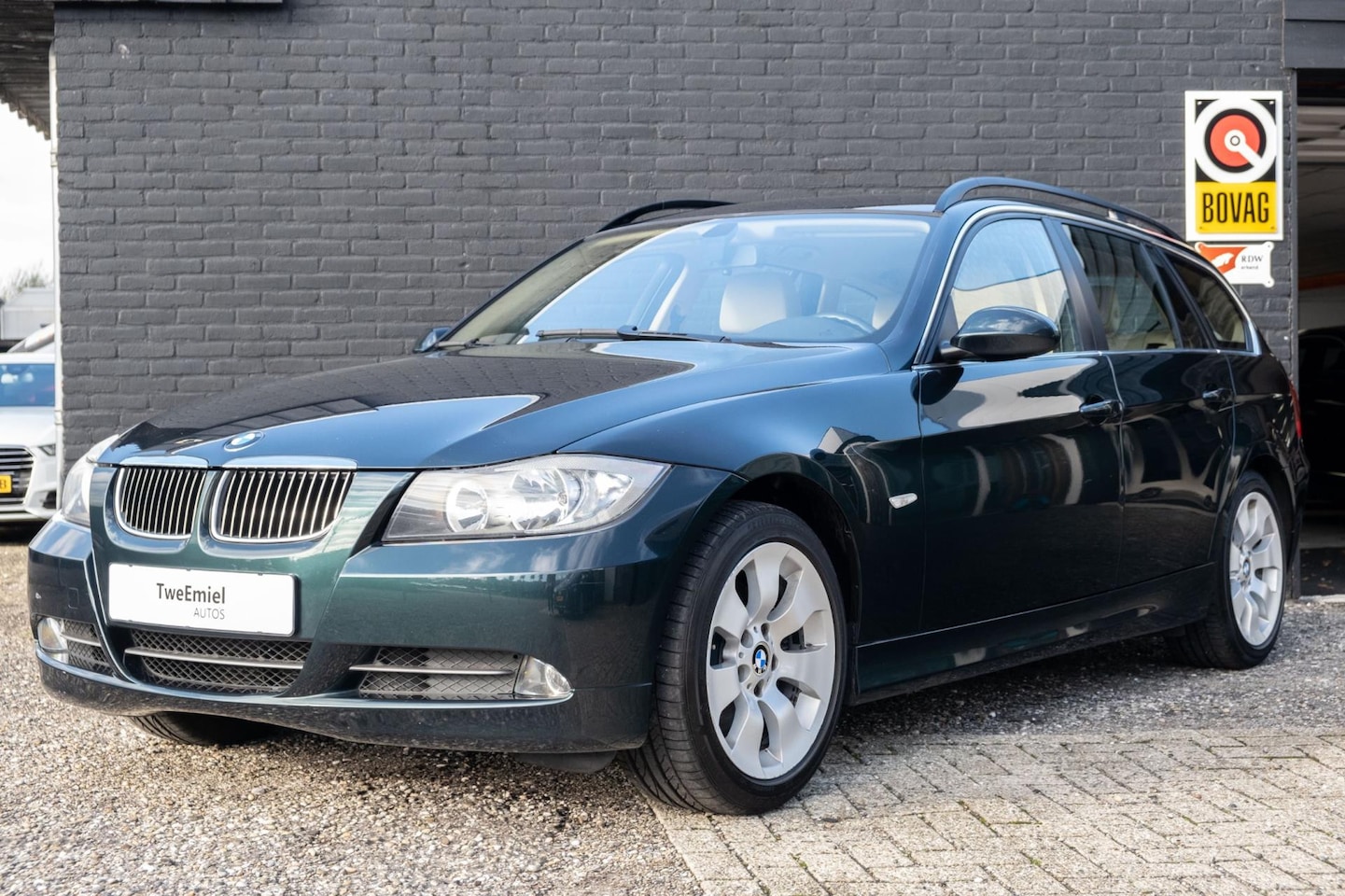 BMW 3-serie Touring - 330i | Trekhaak | Airco - AutoWereld.nl