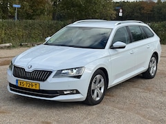 Skoda Superb Combi - 2.0 TDI 150pk DSG Ambition Business *XENON/NAVI/CLIMA