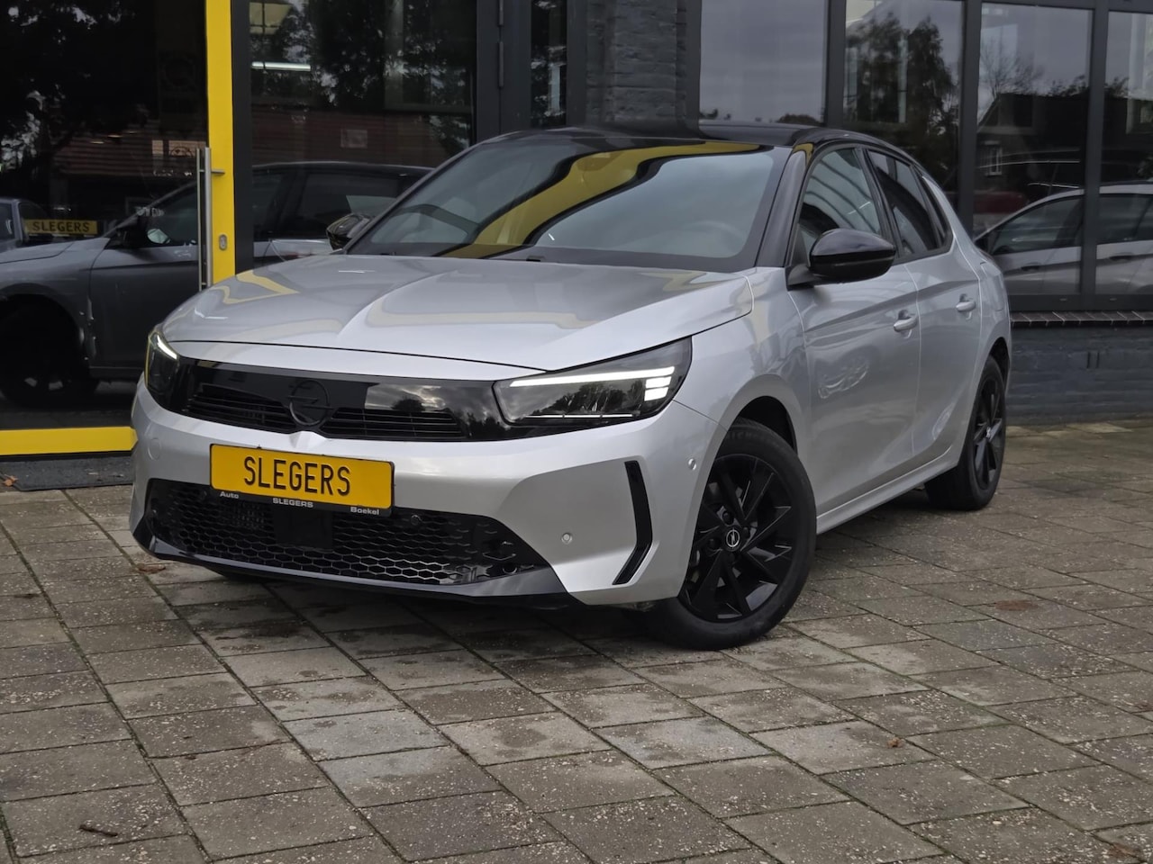 Opel Corsa - 1.2 GS Automaat | Panoramadak | Stoelv + Stuurv | Camera | Parkeersensoren V + A | Carplay - AutoWereld.nl