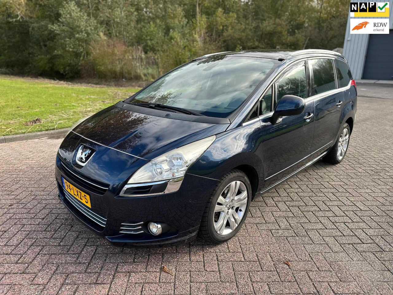 Peugeot 5008 - 1.6 THP GT 5p./AIRCO/CRUISE/NAVI/PANO/PARKEERSENS VOOR-ACHTER/TREKHAAK - AutoWereld.nl