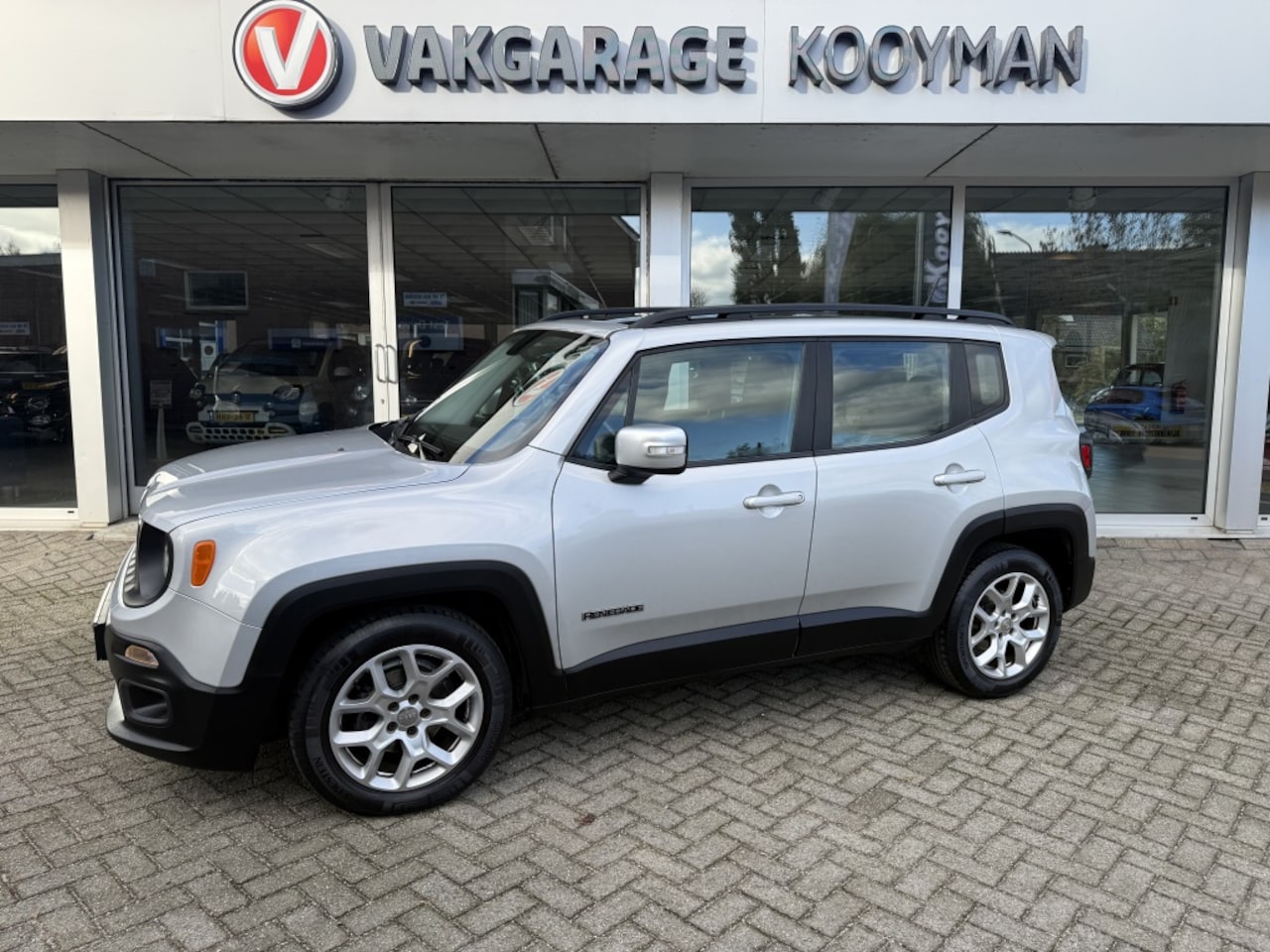 Jeep Renegade - 1.4 M.Air longitude Automaat trekhaak | - AutoWereld.nl