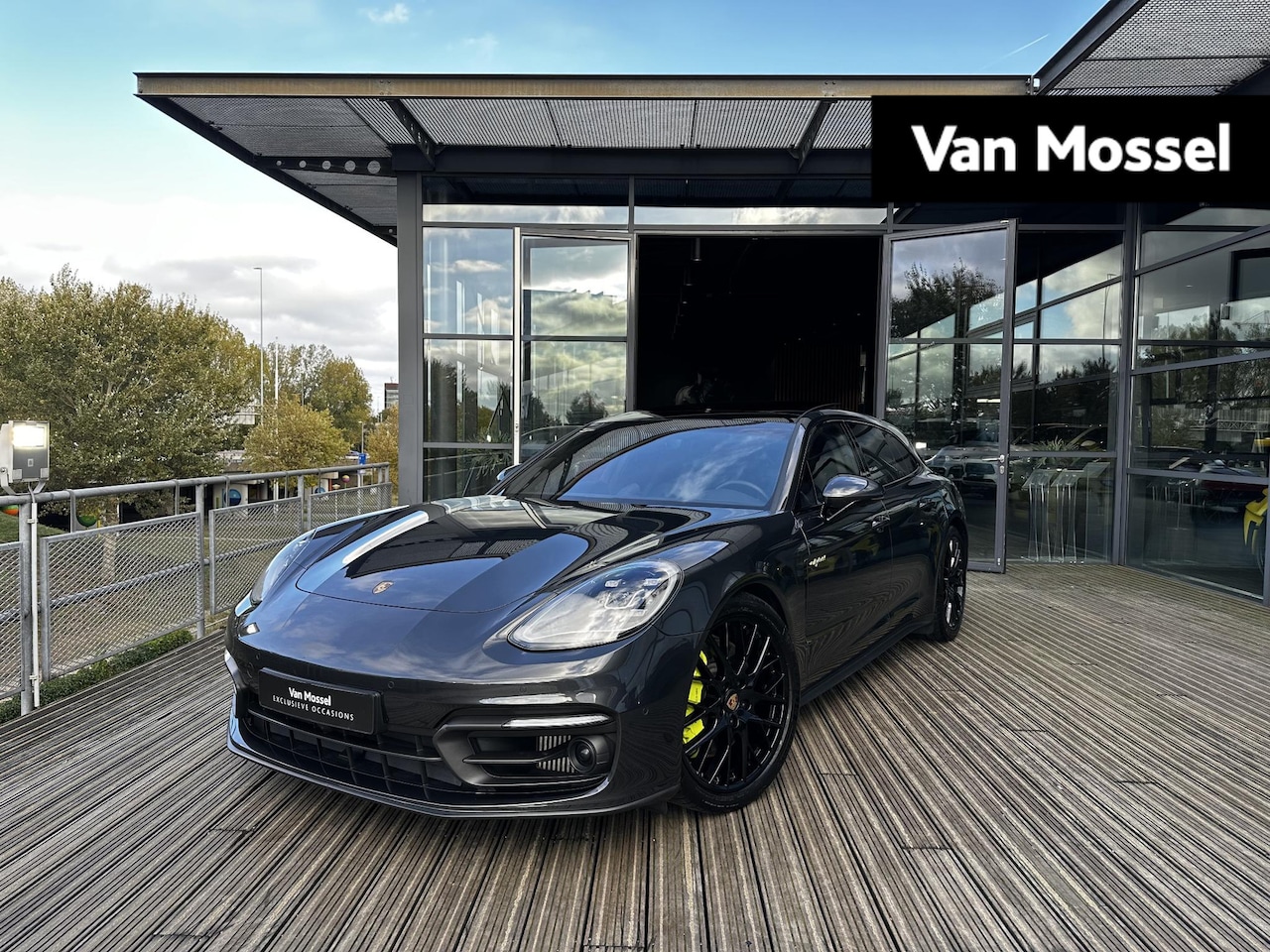 Porsche Panamera Sport Turismo - 2.9 4 E-Hybrid Platinum Edition | SPORTDESIGN | SPORTCHRONO | PASM | PDLS | 21 INCH | PANO - AutoWereld.nl