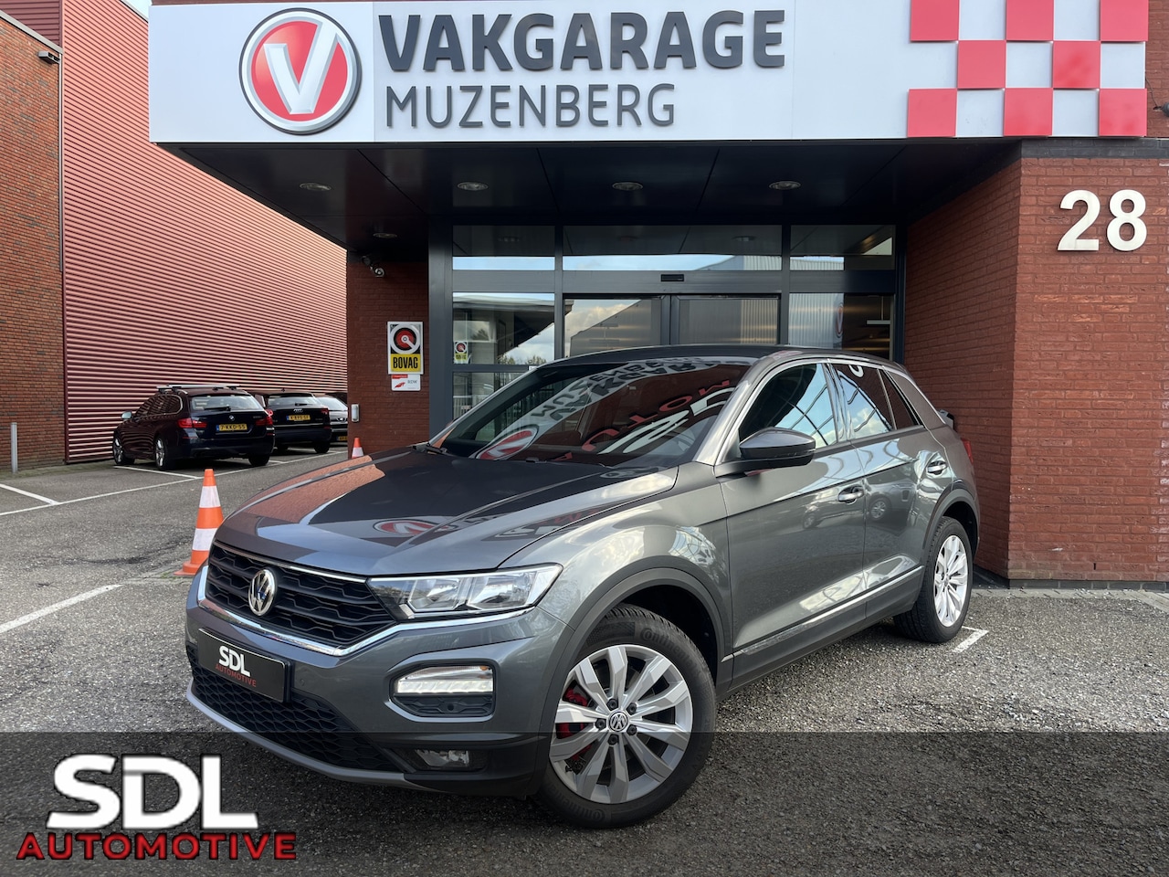 Volkswagen T-Roc - 1.5 TSI Sport // LED // NAVI+CARPLAY // CLIMA // STOELVERWARMING // PDC V+A // - AutoWereld.nl