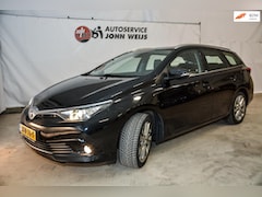Toyota Auris Touring Sports - 1.2T achteruitrijcamera, climatronic