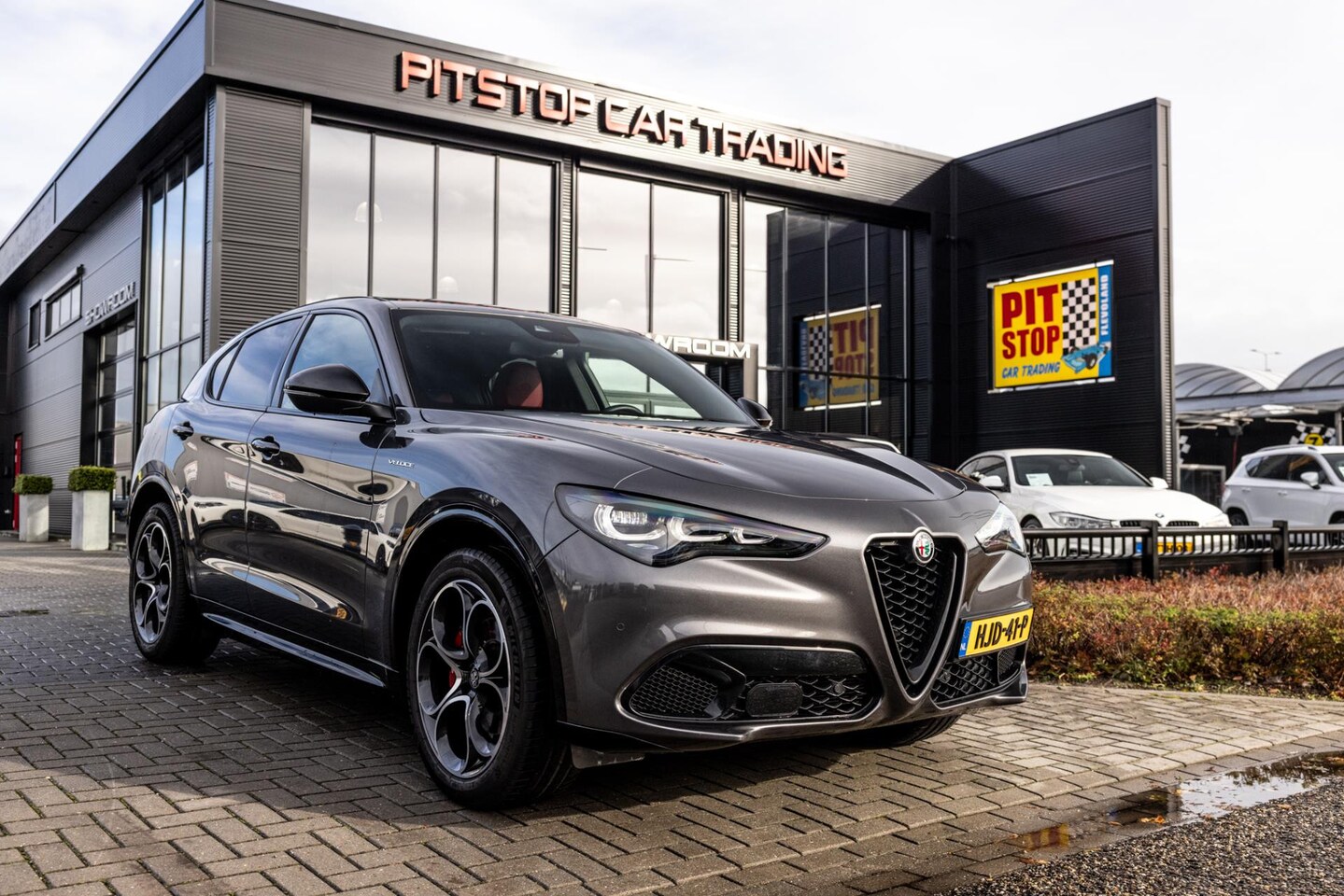 Alfa Romeo Stelvio - 2.0 T GME AWD Veloce 2.0 T GME AWD Veloce, 280 PK, ACC, Nieuwstaat! - AutoWereld.nl