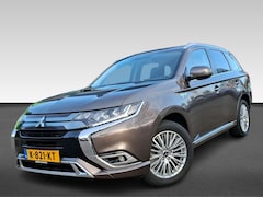 Mitsubishi Outlander - 2.4 PHEV Pure+ Auto is reeds binnen foto's volgen zsm