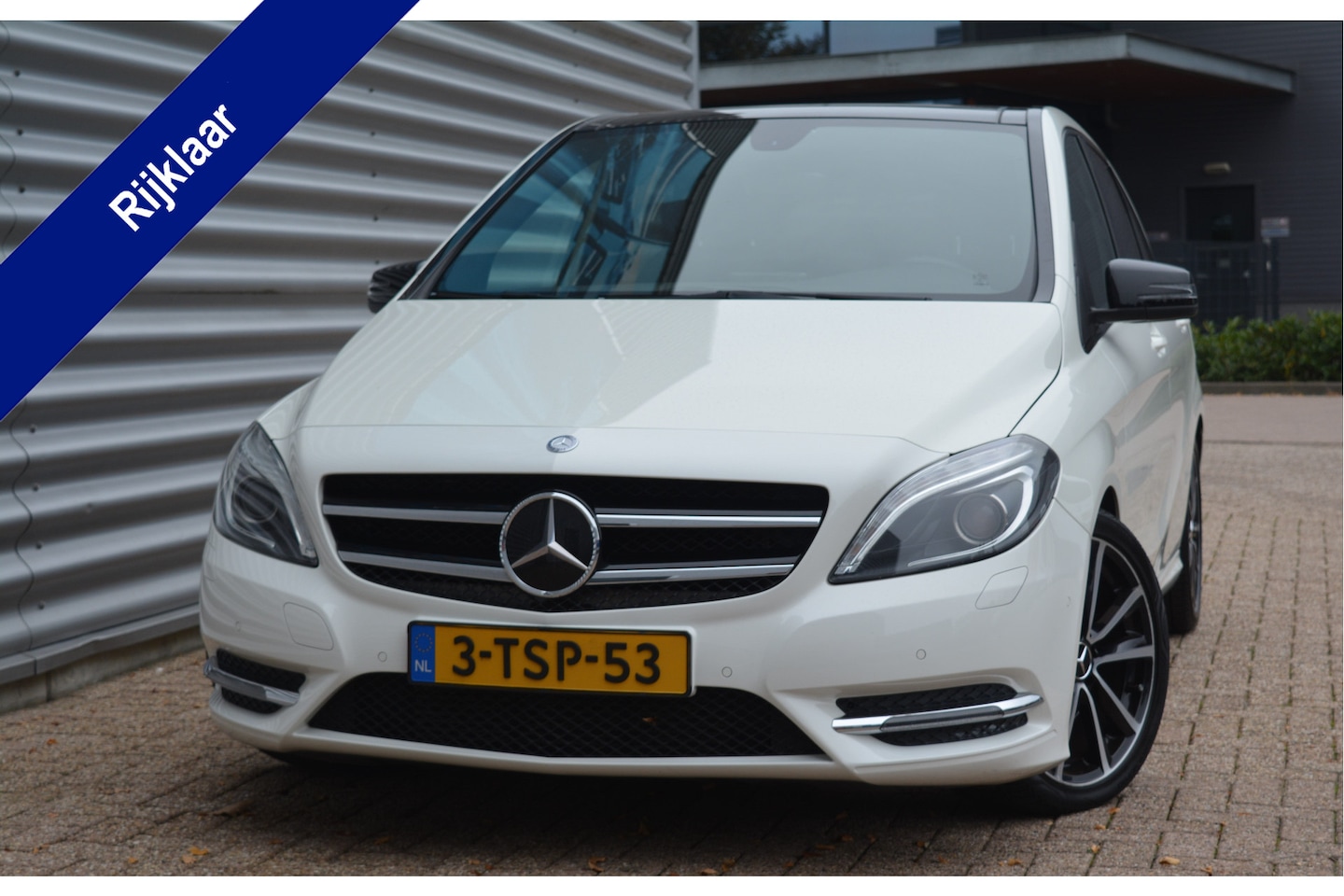 Mercedes-Benz B-klasse - 180 Automaat/Pano/2e Eig/Org.NL - AutoWereld.nl