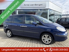 Peugeot 807 - 2.2 ST, 6 persoons, climatronic, cruisecontrol, trekhaak, electrische schuifdeuren, nieuwe