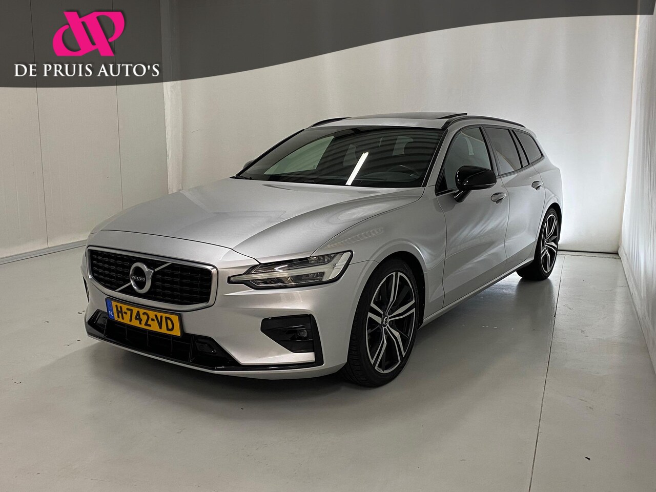 Volvo V60 - 2.0 T5 R-Design Panoramadak Trekhaak 19inch Navigatie Leer 250pk Automaat - AutoWereld.nl