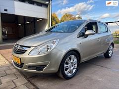 Opel Corsa - 1.0-12V Essentia 5D Airco