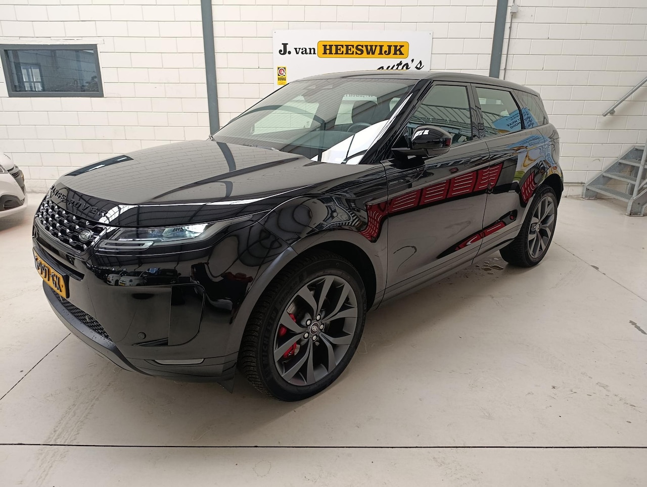 Land Rover Range Rover Evoque - 1.5 P300e AWD R-Dynamic SE Pano Schuif/Kanteldak | 20 inch velgen | Black Pack | Cold Clim - AutoWereld.nl