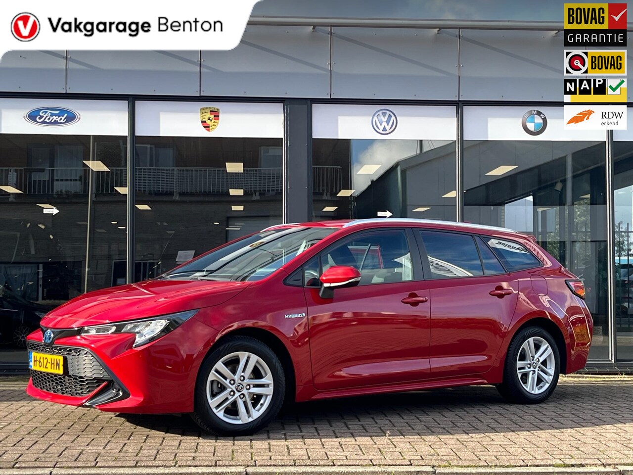 Toyota Corolla Touring Sports - 1.8 Hybrid Active | Camera | Apple CarPlay | LM Velgen | LED - AutoWereld.nl