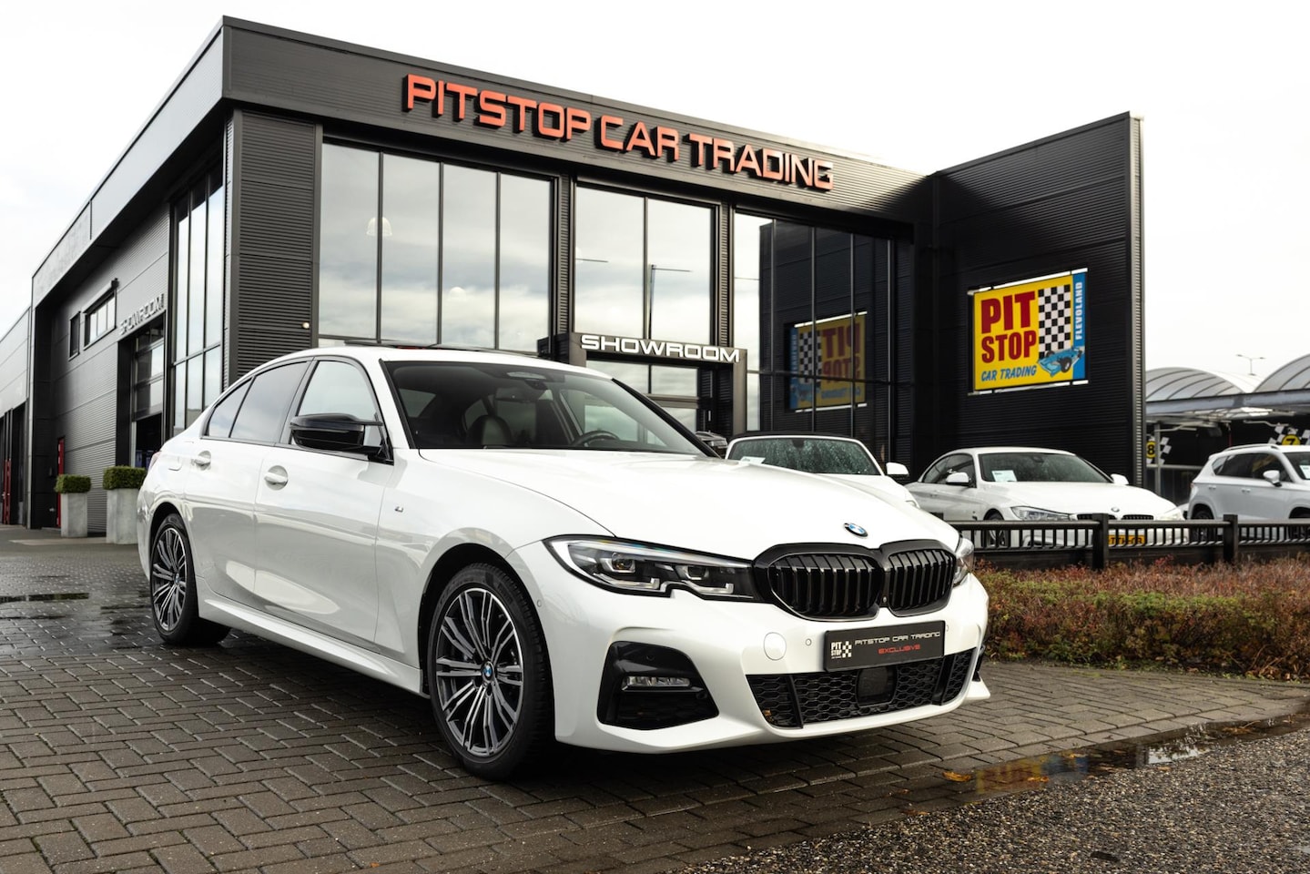 BMW 3-serie - 330e High EXE, M-Sport, Pano, Trekhaak, ACC, Full option! - AutoWereld.nl