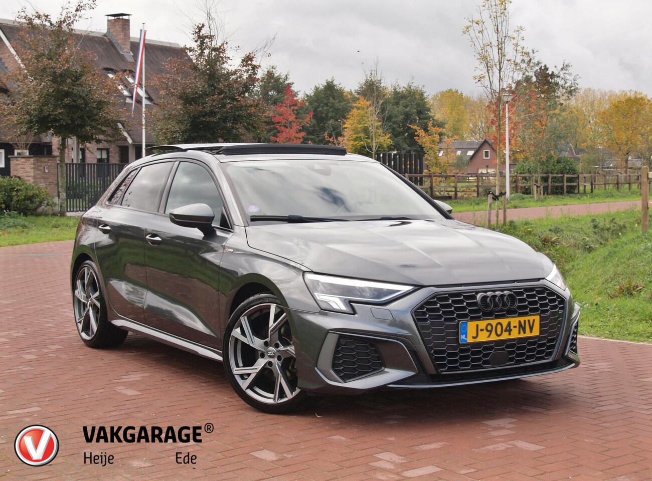 Audi A3 Sportback - 35 TFSI S edition | 2X S-Line | Schuifdak | 19 Inch | Black Optic | NL-Auto | - AutoWereld.nl