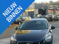 Volvo V40 - 1.6 D2 Momentum Business 2014 | 137.118 km | Zwart