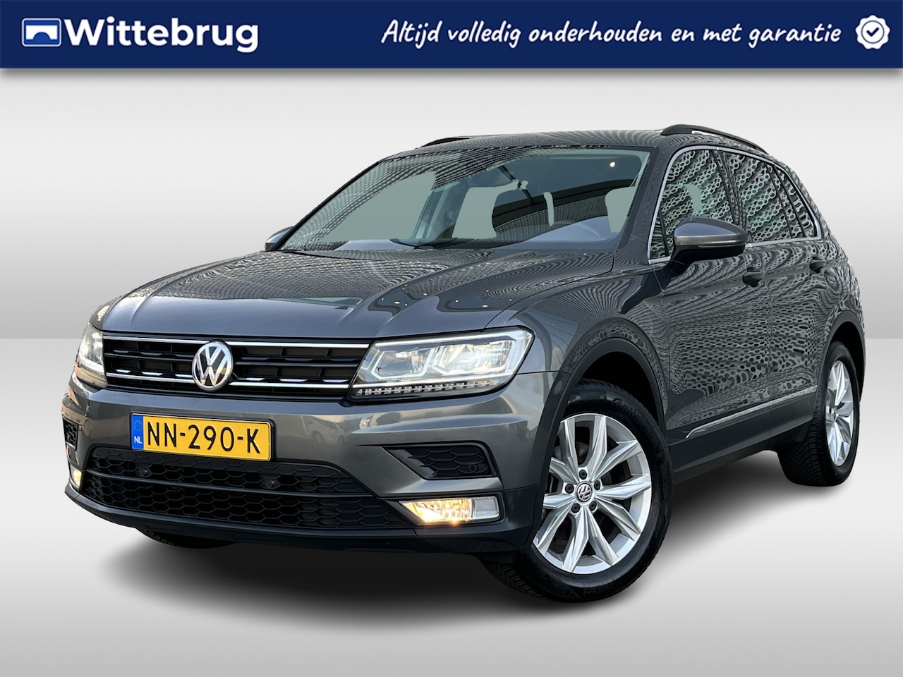Volkswagen Tiguan - 1.4 TSI ACT Comfortline / LED Koplampen / 17" LMV / Trekhaak / Climate controle / Parkeers - AutoWereld.nl