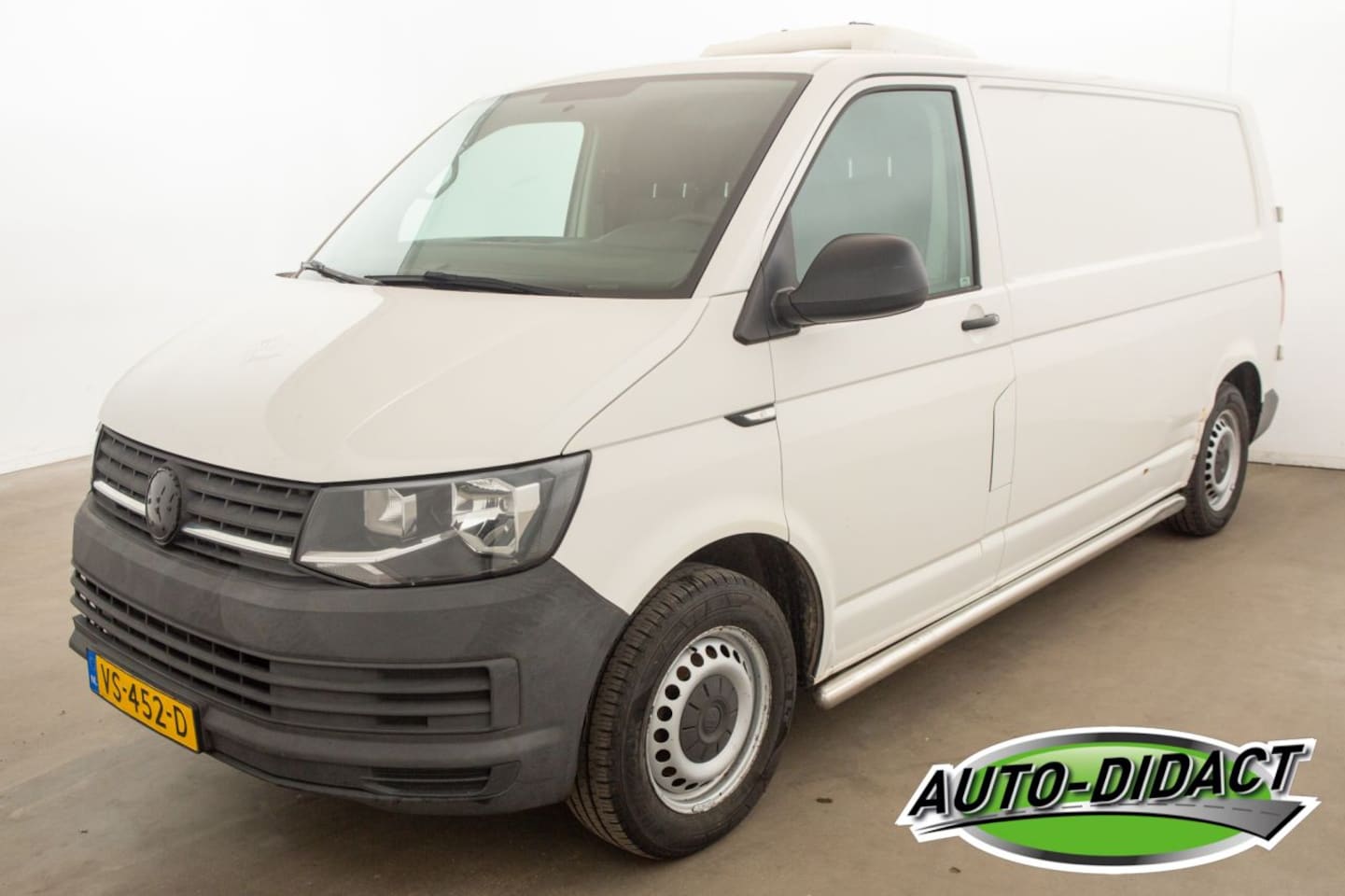 Volkswagen Transporter - 2.0 TDI L2H1 Koelwagen Airco Navi - AutoWereld.nl