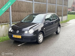 Volkswagen Polo - 1.4-16V airco/cruise/nieuweapk