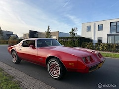 Pontiac Firebird - 4.9 FT 87 Esprit redbird