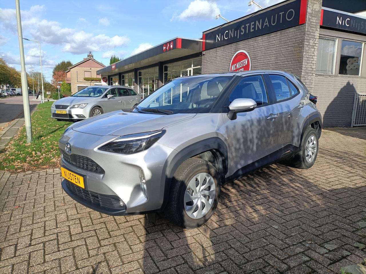 Toyota Yaris Cross - 1.5 Hybrid Climate,Cruise,Camera,Navi via App - AutoWereld.nl