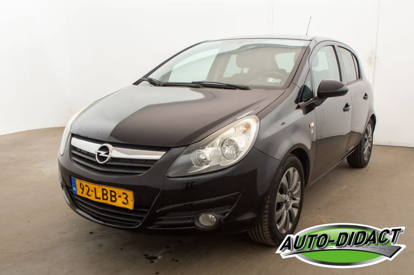 Opel Corsa - 1.2-16V \\\'111\\\' Edition Airco 115.547 km NAP - AutoWereld.nl