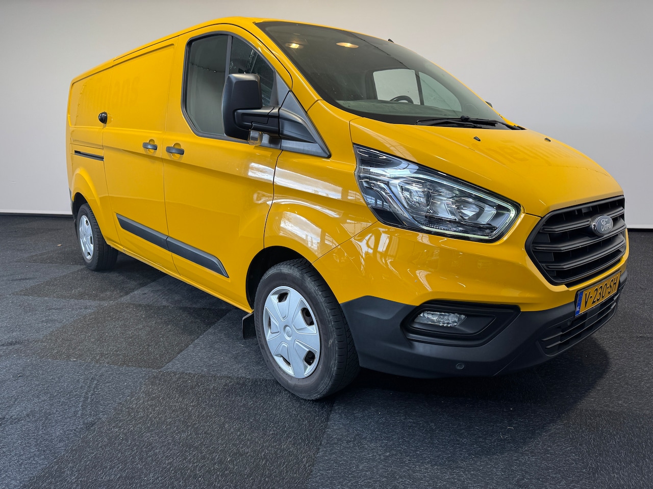 Ford Transit Custom - L2H1 euro 6 2.0 tdci 105 pk Airco - AutoWereld.nl