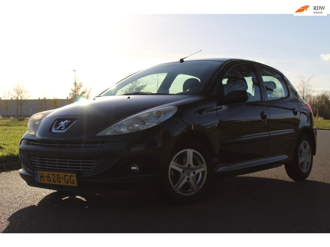 Peugeot 206 - 1.4 XS 75 pk | APK T/M 31-7-2026 | AIRCO | LICHTMETALEN VELGEN | - AutoWereld.nl