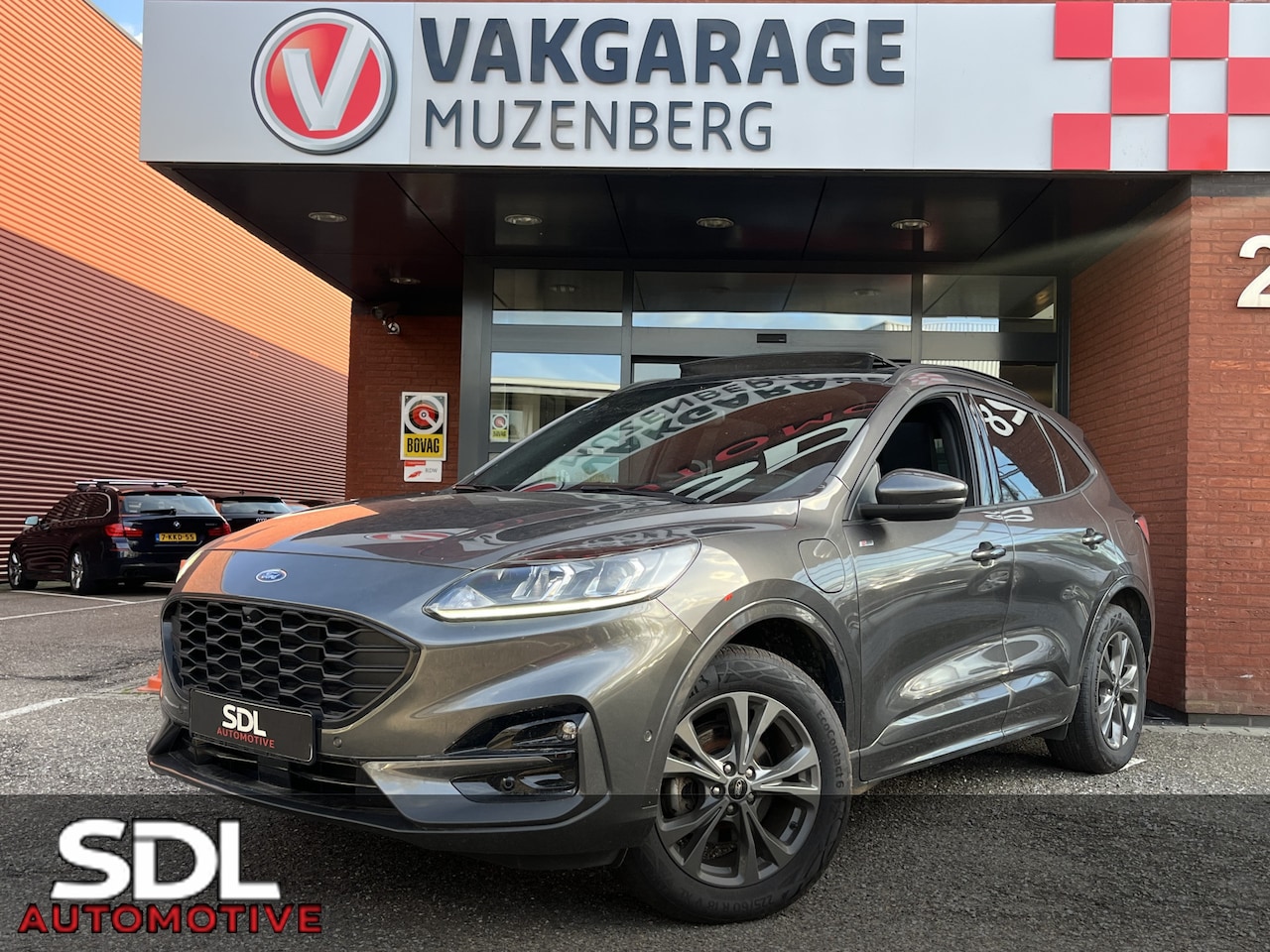 Ford Kuga - 2.5 PHEV ST-Line // FULL LED // NAVI + CARPLAY // PANO/SCHUIFKANTELDAK // CAMERA // ADAPTI - AutoWereld.nl