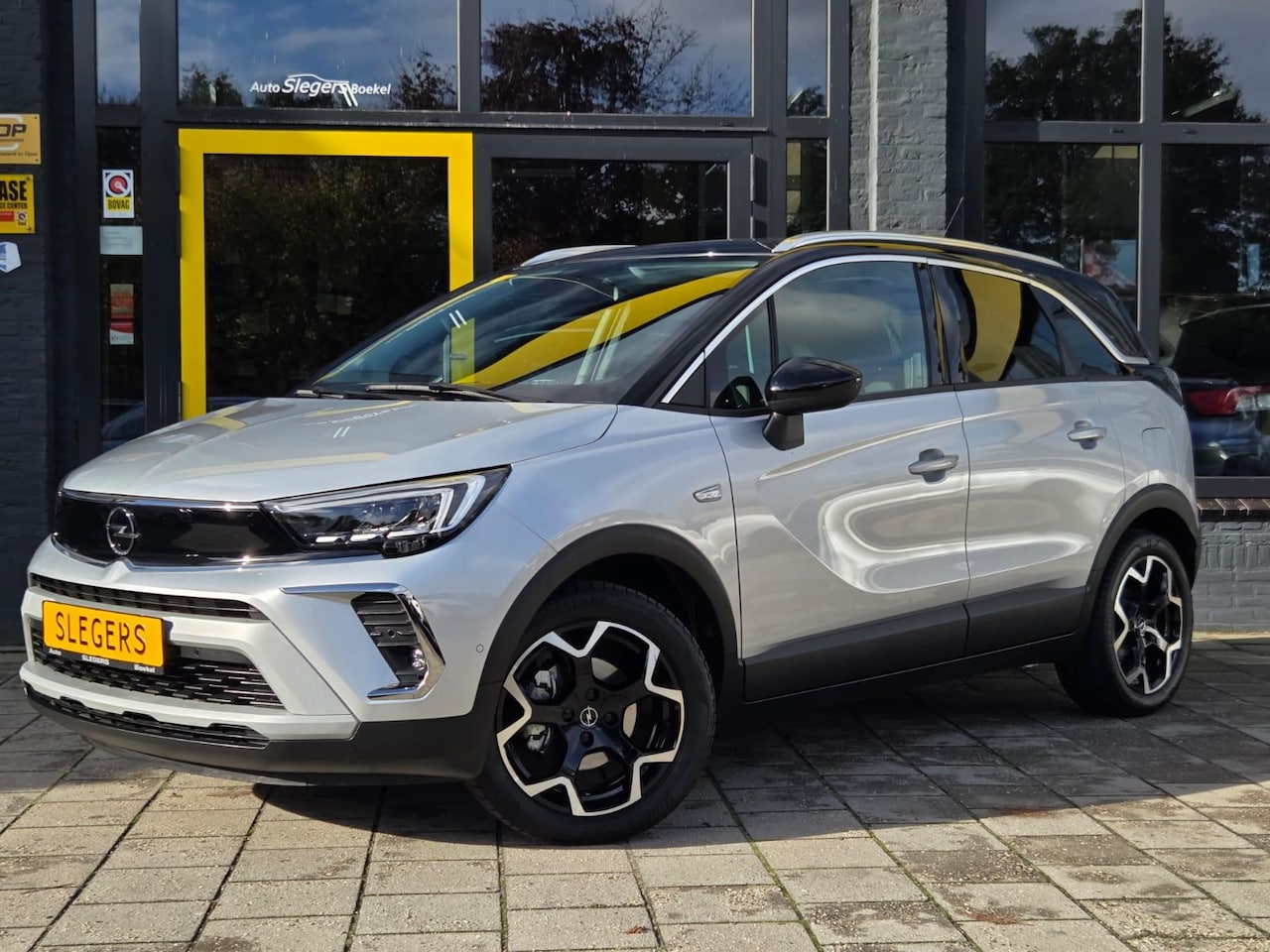 Opel Crossland - 1.2 Turbo Ultimate | Alcantara Bekl | Camera | Parkeersens V + A | Apple Carplay | Android - AutoWereld.nl