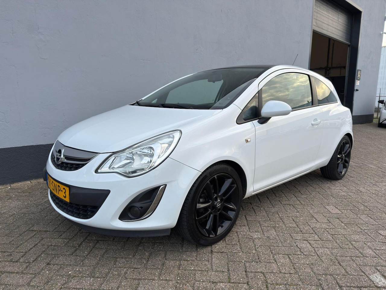 Opel Corsa - 1.4-16V Color Edition - Lederen Interieur - AutoWereld.nl