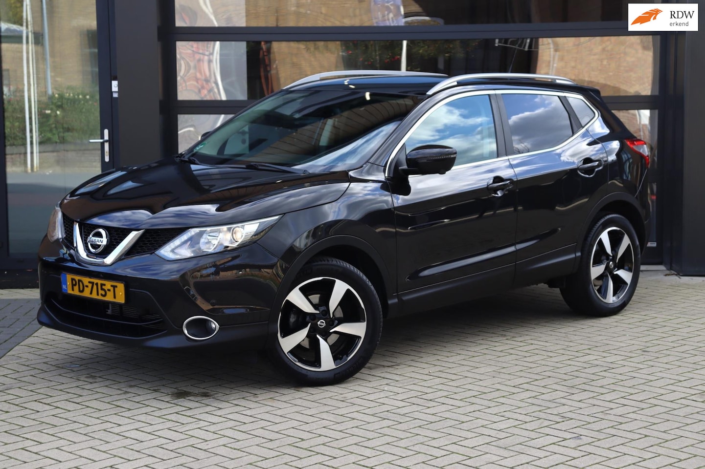 Nissan Qashqai - 1.2 N-Connecta | NAP | Cruise | Climate Control | 360 Camera | Navi | Lane Assist | Pano - AutoWereld.nl