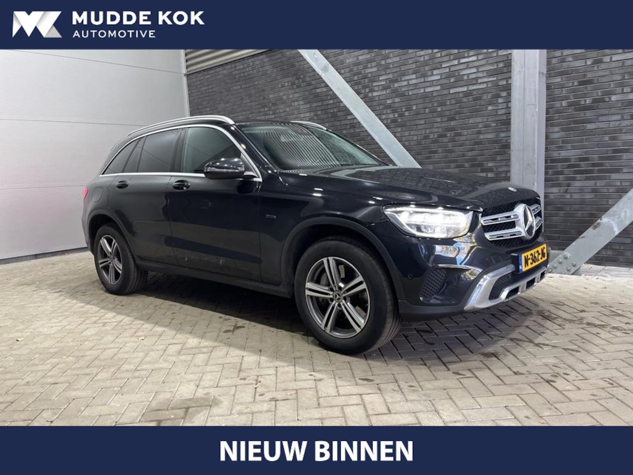 Mercedes-Benz GLC-klasse - 300e 4MATIC Business Solution AMG | Panoramadak | Apple Carplay | Getint Glas | BLIS - AutoWereld.nl