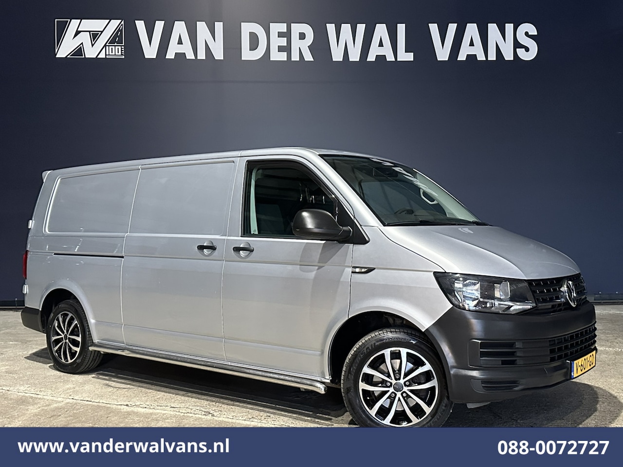Volkswagen Transporter - 2.0 TDI 102pk L2H1 Euro6 Airco | 2200kg Trekhaak | Cruisecontrol | Sidebars | L&M Velgen P - AutoWereld.nl