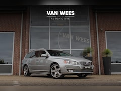 Volvo V70 - 1.6 T4F Summum | Automaat | Dakraam | Trekhaak | 18 inch | Xenon | PDC | Navi | Bluetooth