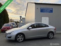 Volvo S60 - 2.0T Intro Edition, Automaat, Netjes